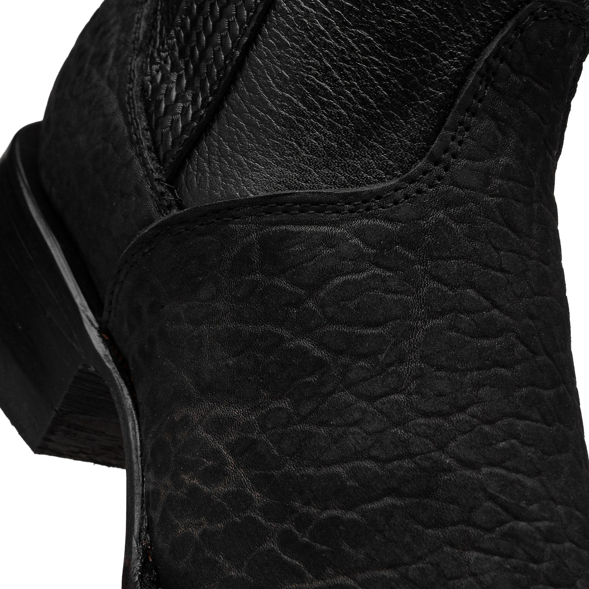 Bota vaquera en piel original de cuello de toro modelo fenix.